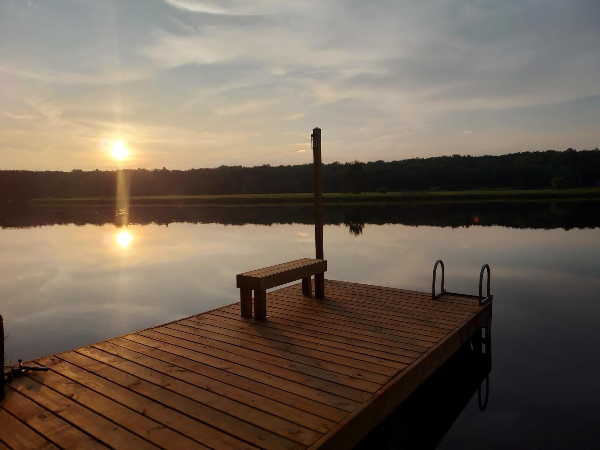 Poconos Brand New Lakefront Oasis 1 Acre, Hottub Gameroom Firepits Talk About Privacy Albrightsville ภายนอก รูปภาพ