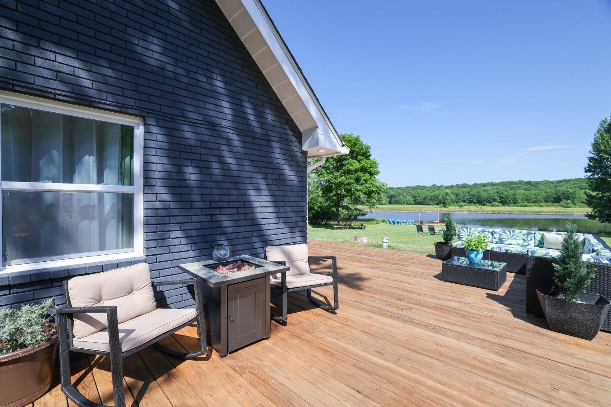 Poconos Brand New Lakefront Oasis 1 Acre, Hottub Gameroom Firepits Talk About Privacy Albrightsville ภายนอก รูปภาพ