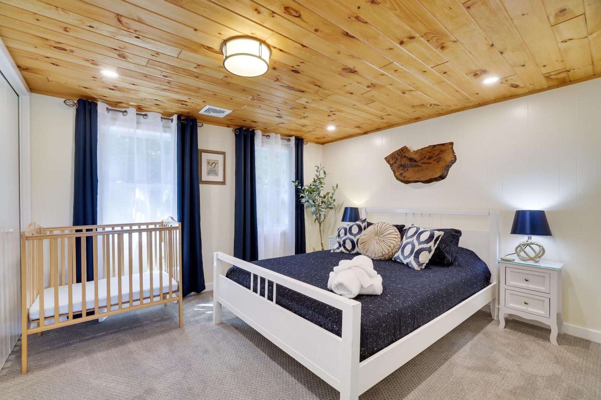 Poconos Brand New Lakefront Oasis 1 Acre, Hottub Gameroom Firepits Talk About Privacy Albrightsville ภายนอก รูปภาพ