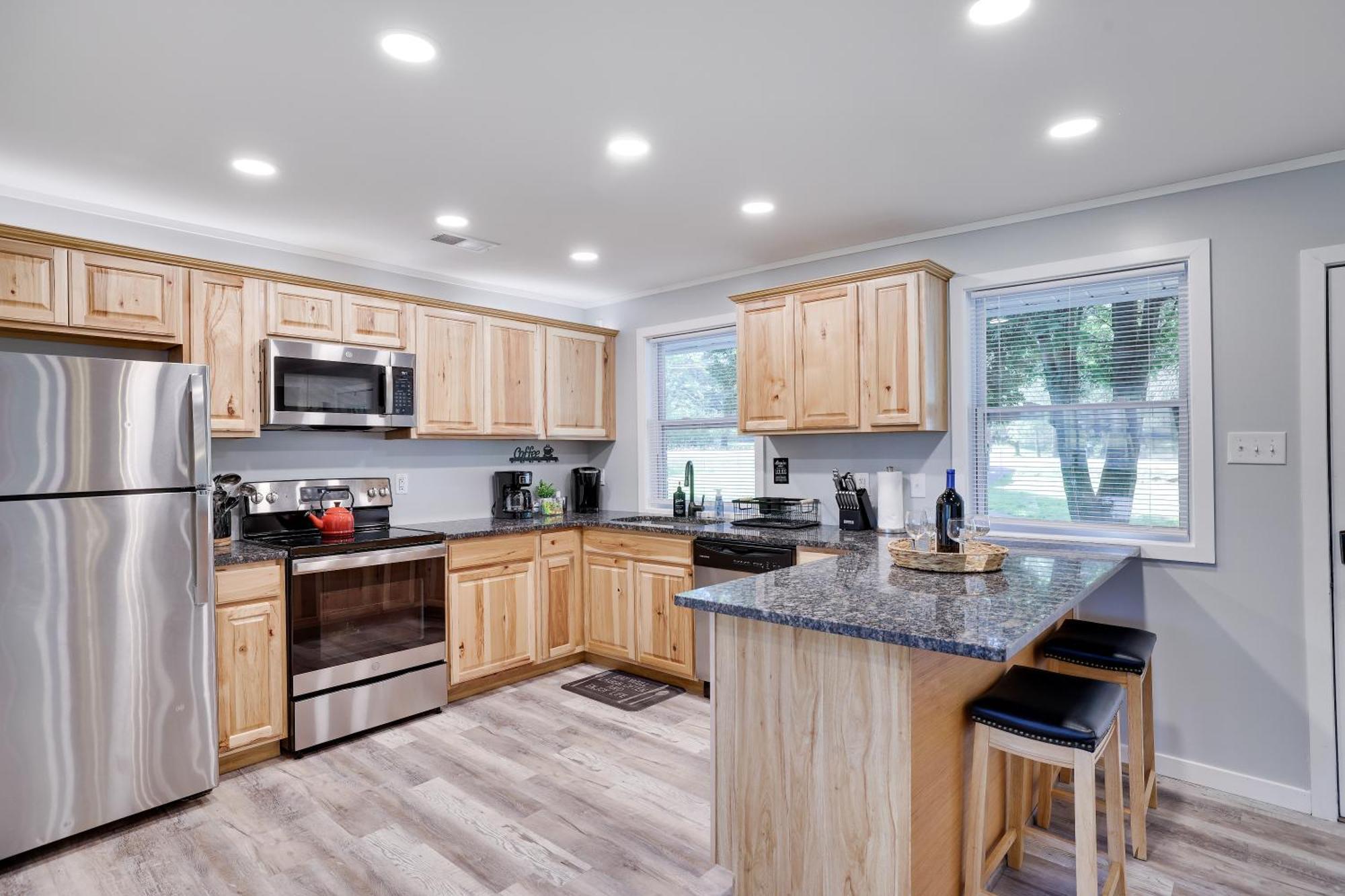 Poconos Brand New Lakefront Oasis 1 Acre, Hottub Gameroom Firepits Talk About Privacy Albrightsville ภายนอก รูปภาพ