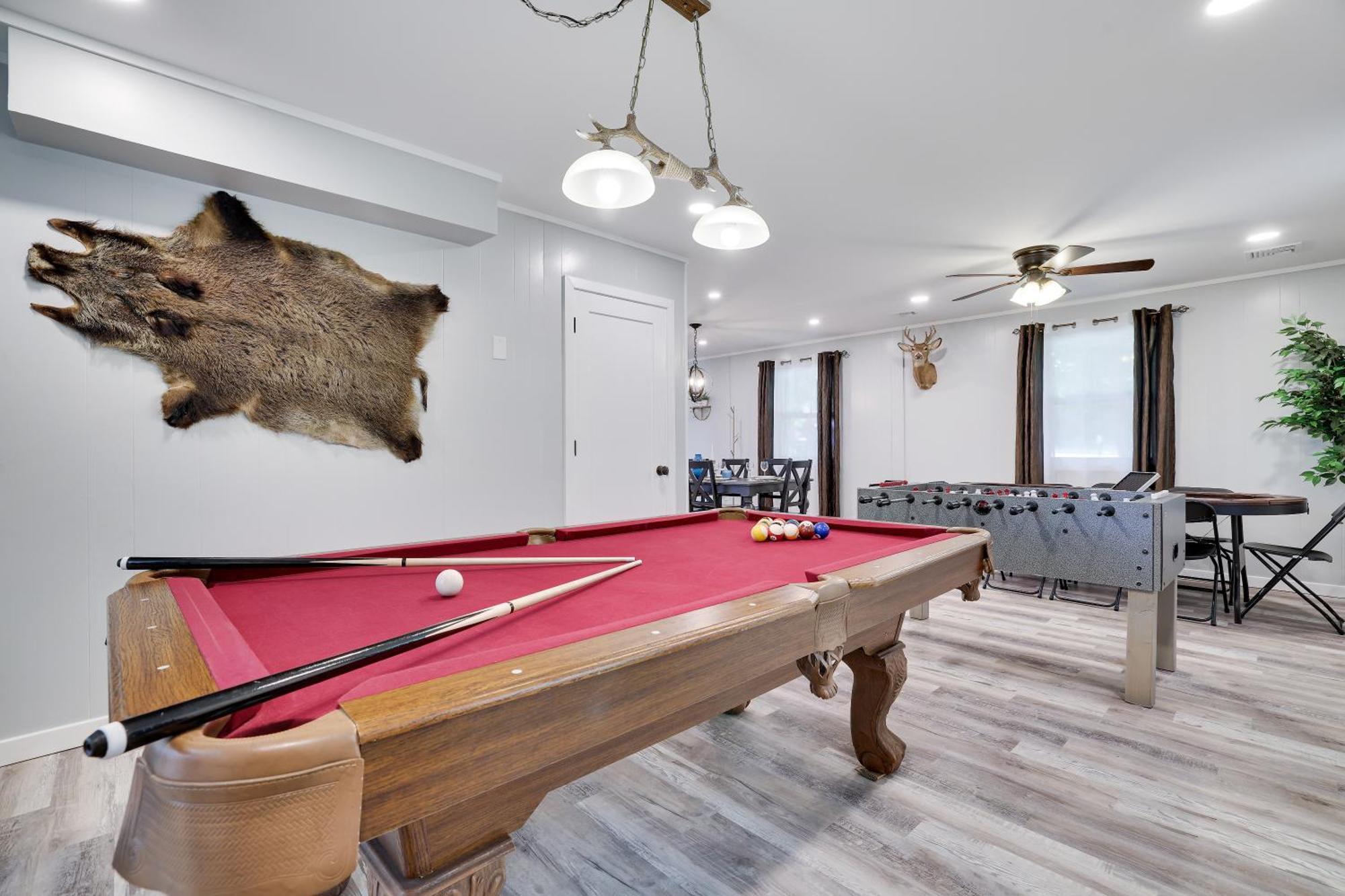 Poconos Brand New Lakefront Oasis 1 Acre, Hottub Gameroom Firepits Talk About Privacy Albrightsville ภายนอก รูปภาพ
