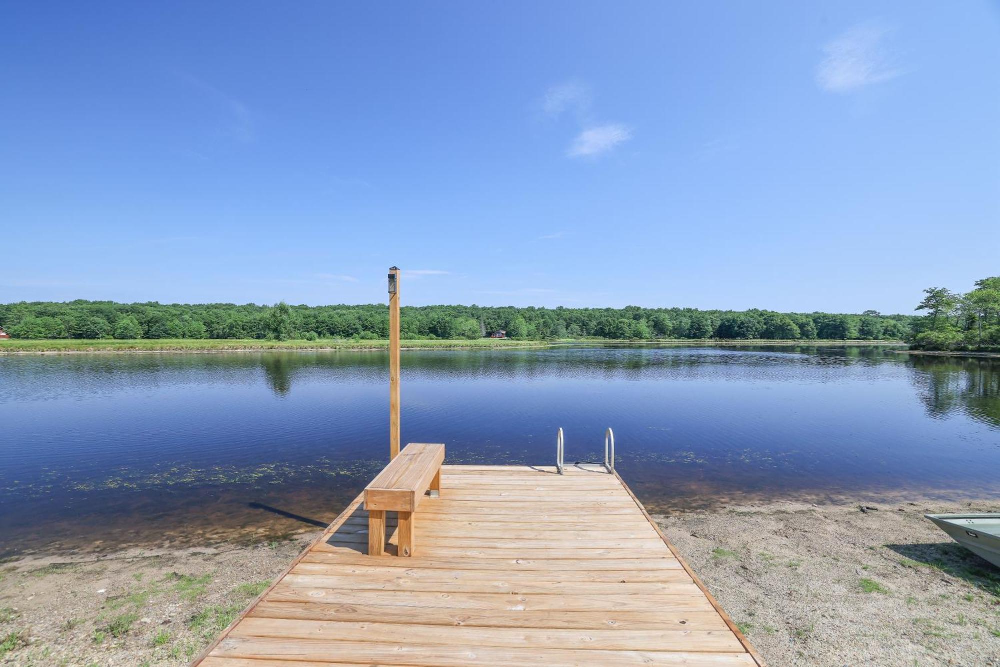 Poconos Brand New Lakefront Oasis 1 Acre, Hottub Gameroom Firepits Talk About Privacy Albrightsville ภายนอก รูปภาพ